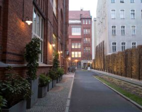 Historical Light – Outdoor Areas – Bricks Höfe
